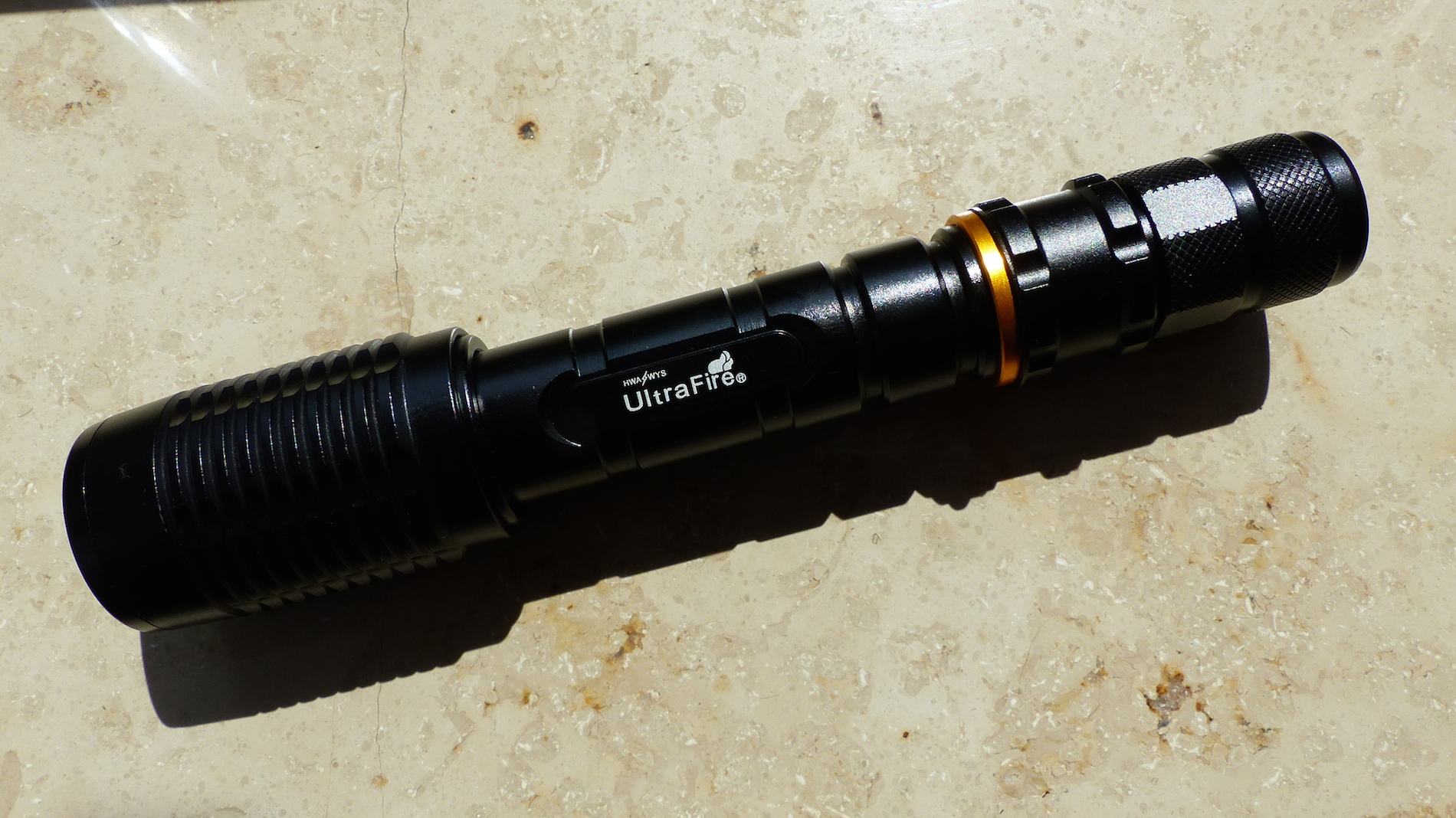 Ultrafire 20000lm Zoombare T6 LED Polizei Taschenlampe mit 9900mah Batterie 