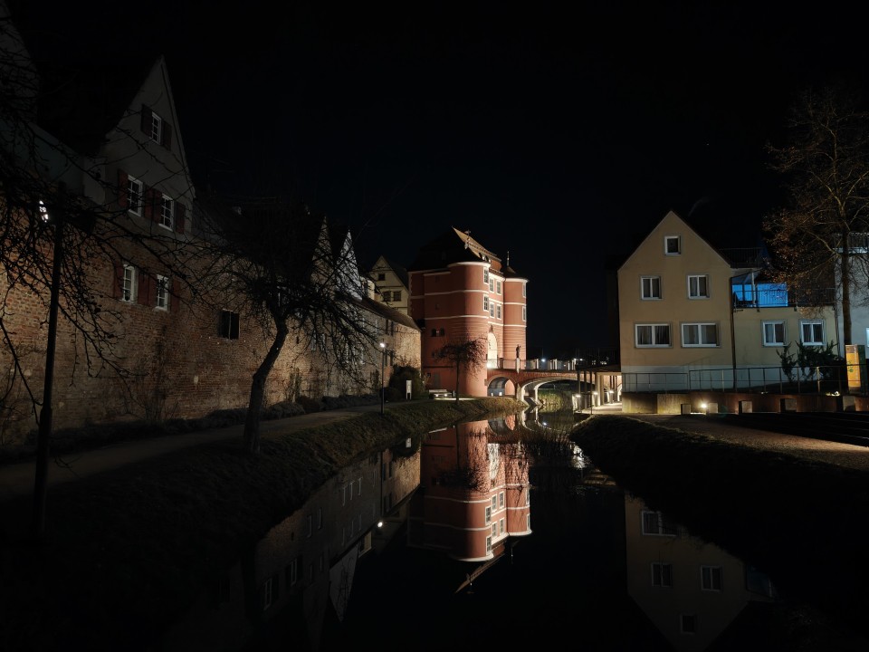 OnePlus 15 Kamera Haupt Nacht