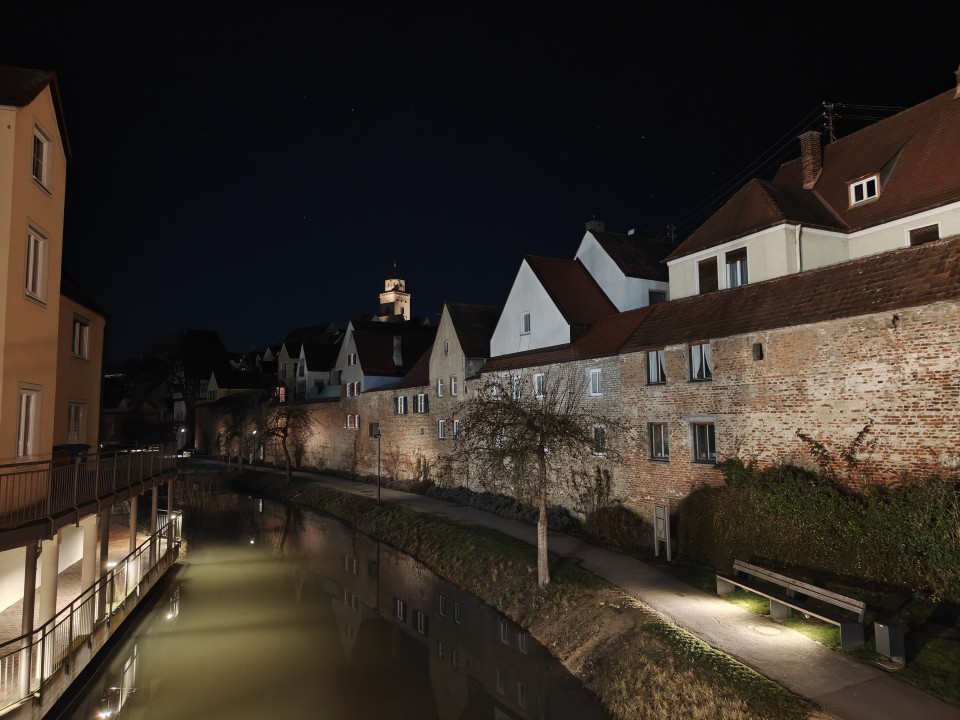 OnePlus 15 Kamera Haupt Nacht