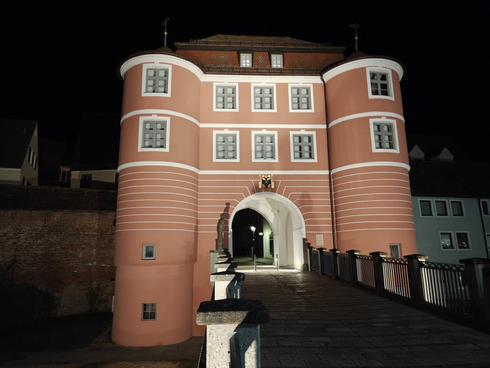 OnePlus 15 Kamera Haupt Nacht