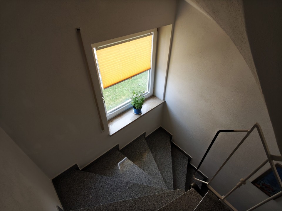 Poco F8 Ultra Kamera Ultrawide 12MP Standard