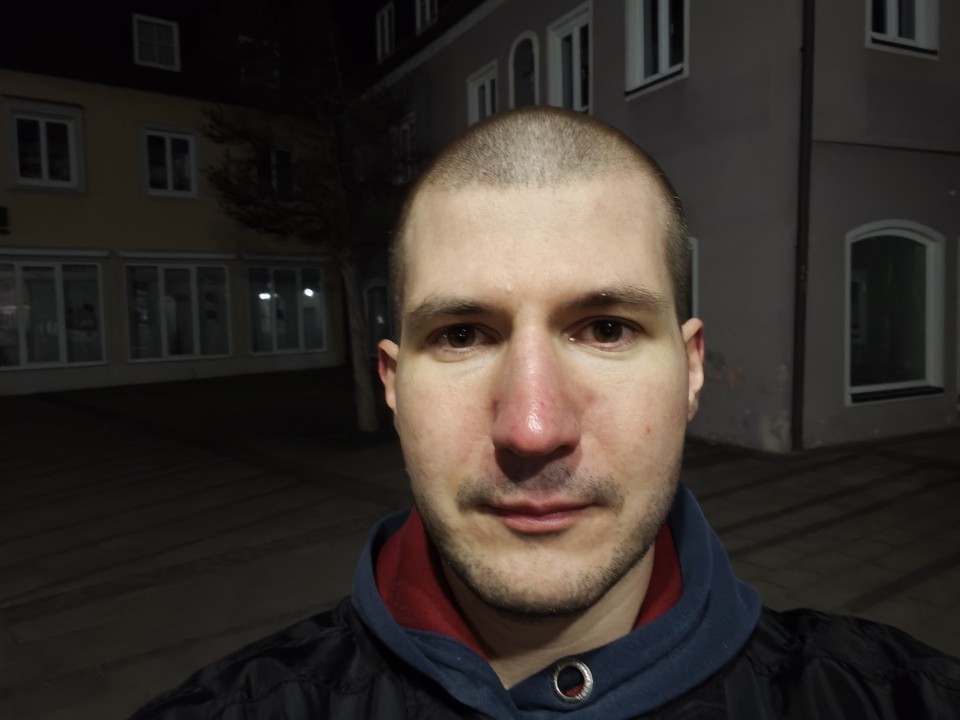 Poco F8 Ultra Frontkamera Standard