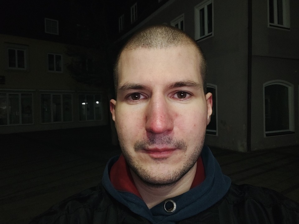 Poco F8 Ultra Frontkamera Blitz