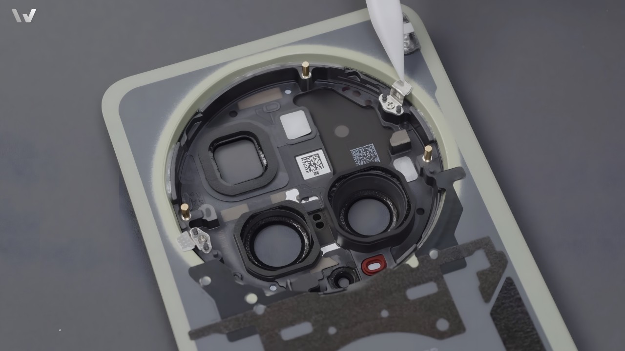 Vivo X300 Ultra Teardown