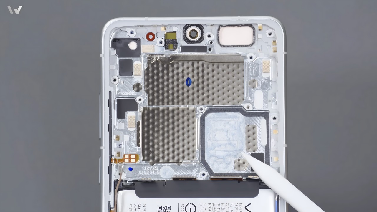 Vivo X300 Ultra Teardown