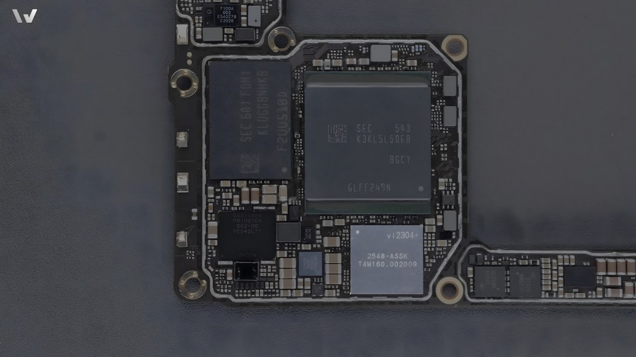 Vivo X300 Ultra Teardown