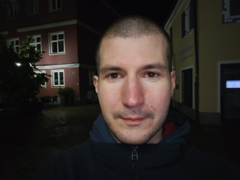 Xiaomi 17 Ultra Frontkamera Bildschirm Blitz