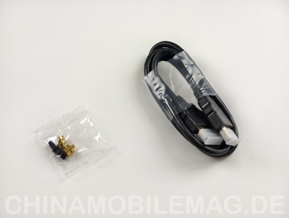 Acemagic M1 7735HS Schrauben und HDMI Kabel