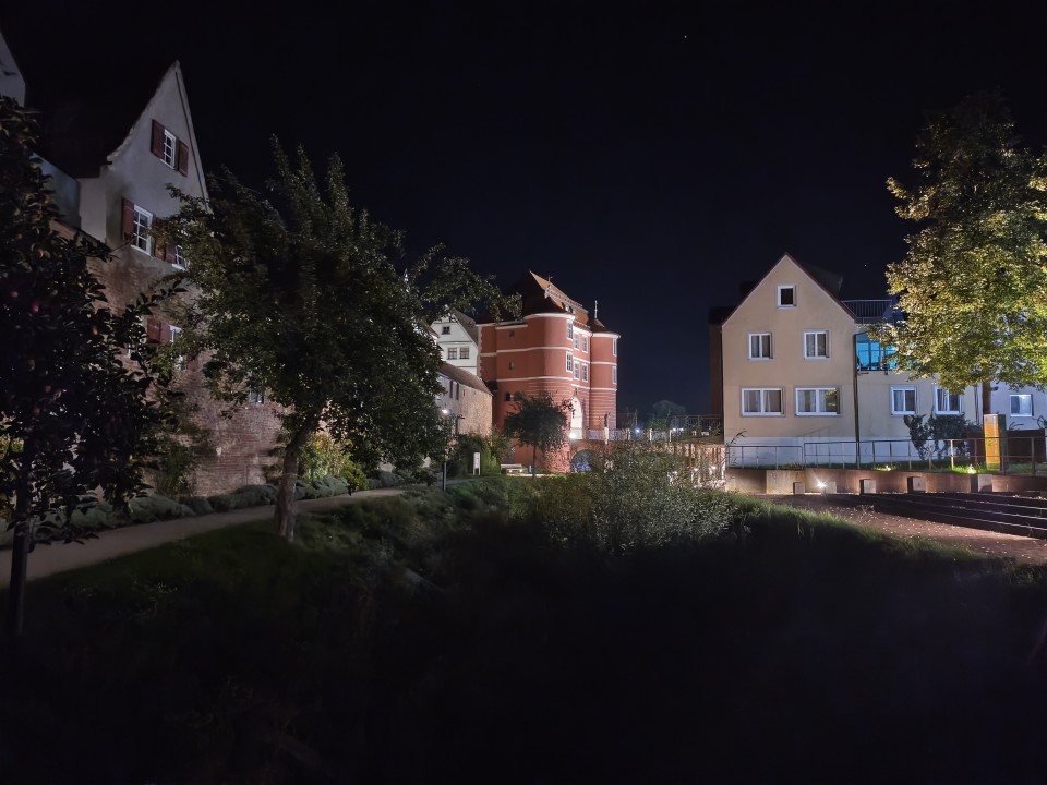 Motorola Edge 70 Pro Kamera Haupt Nacht