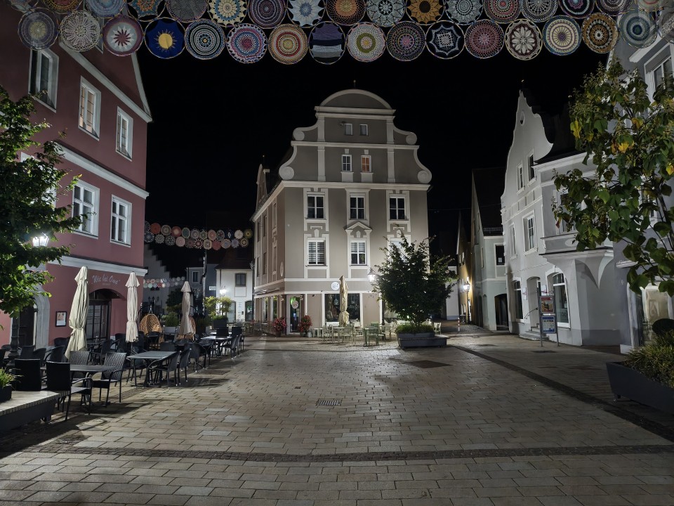 Motorola Edge 70 Pro Kamera Haupt Nacht