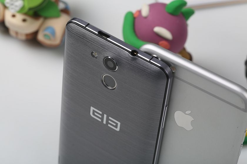 Elephone P7000: Neue Infos und ein Video zu den ersten Custom ROMs